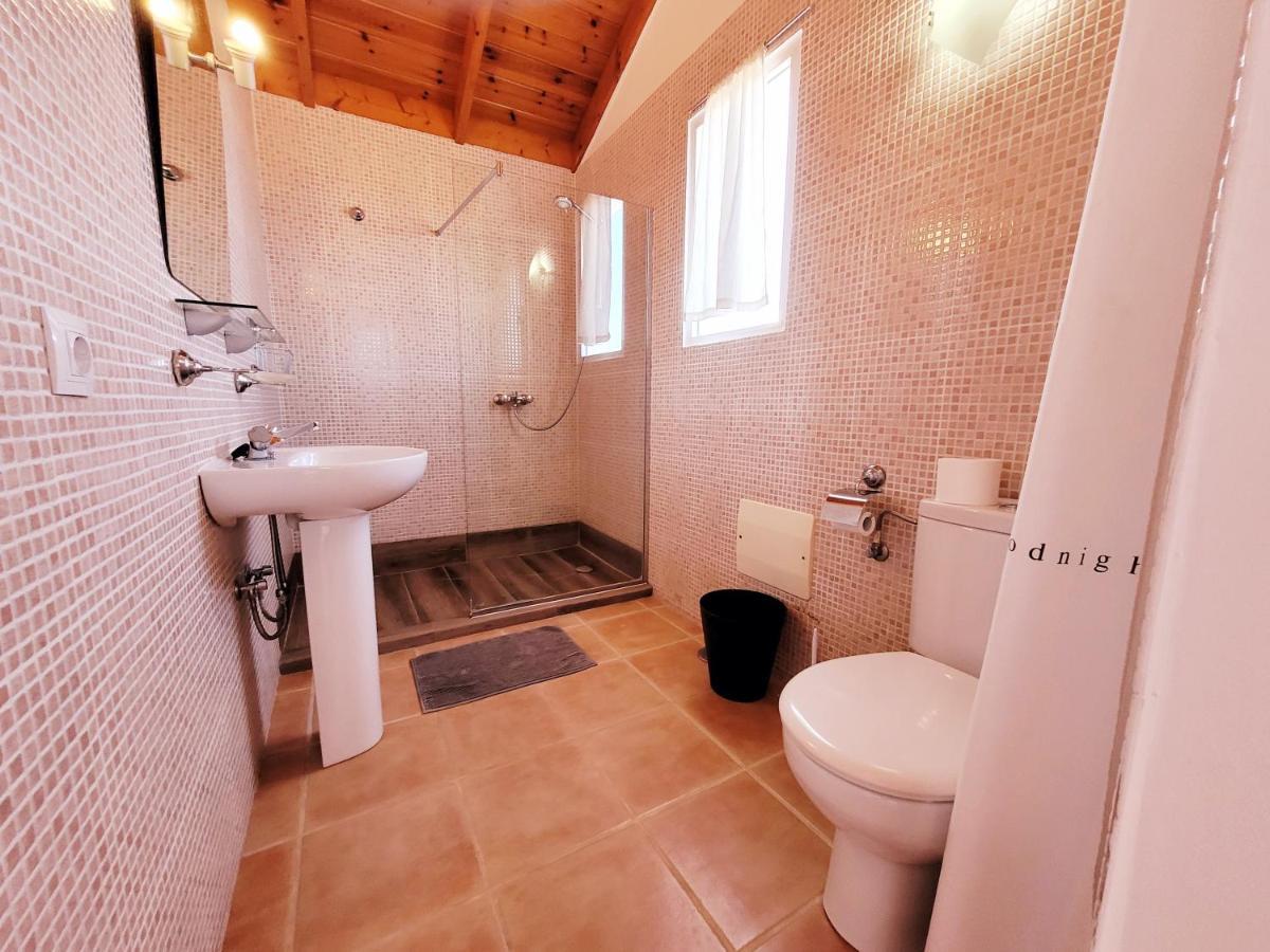 Villatommy Heated Pool, Hottub, Fast Wifi ラハレス エクステリア 写真