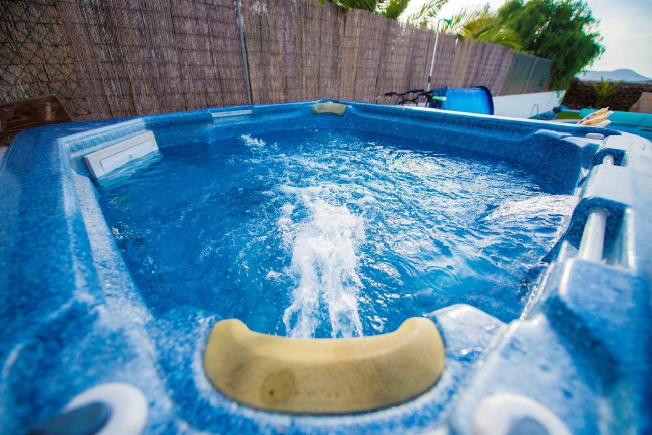 Villatommy Heated Pool, Hottub, Fast Wifi ラハレス エクステリア 写真